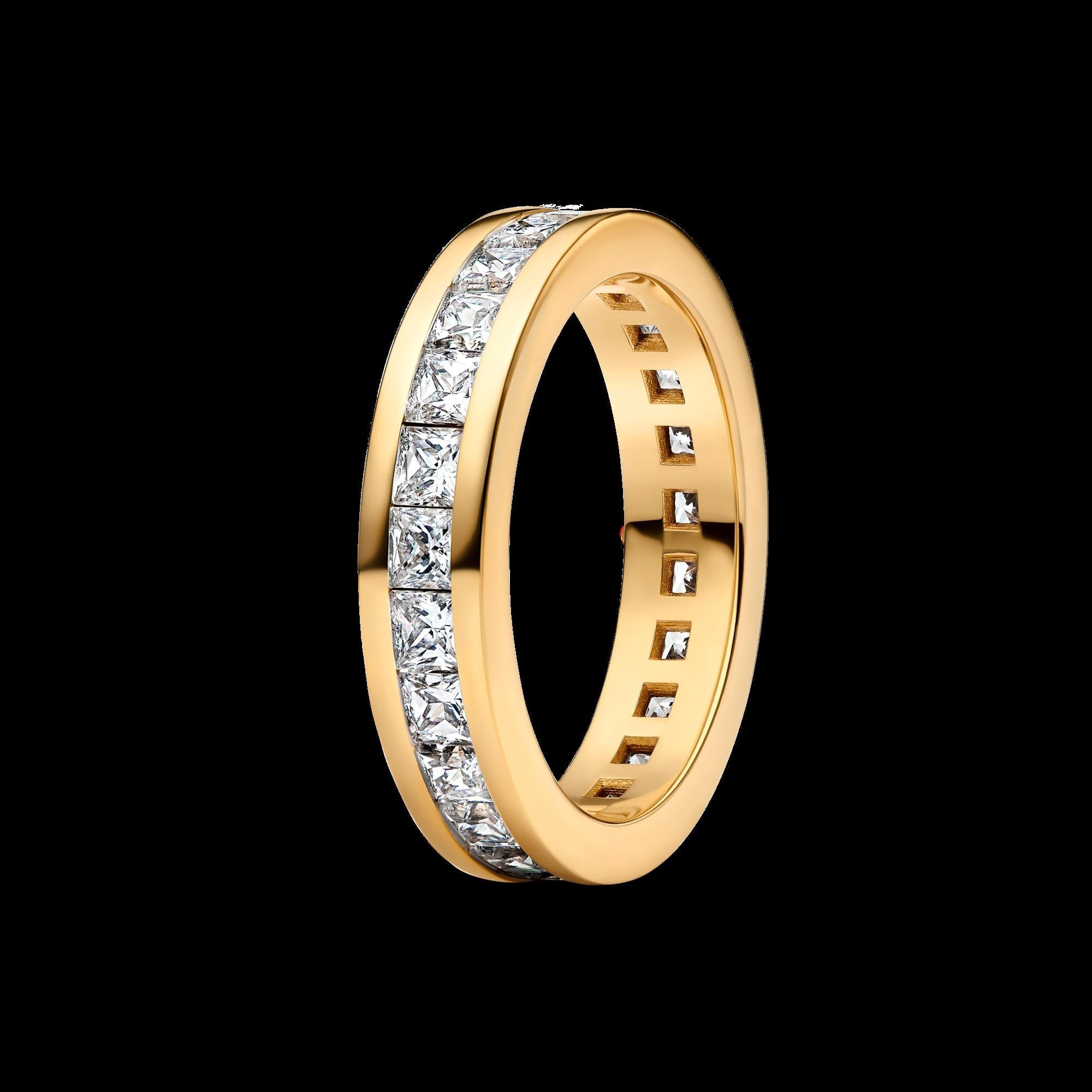 Oval Sparkling Halo Ring